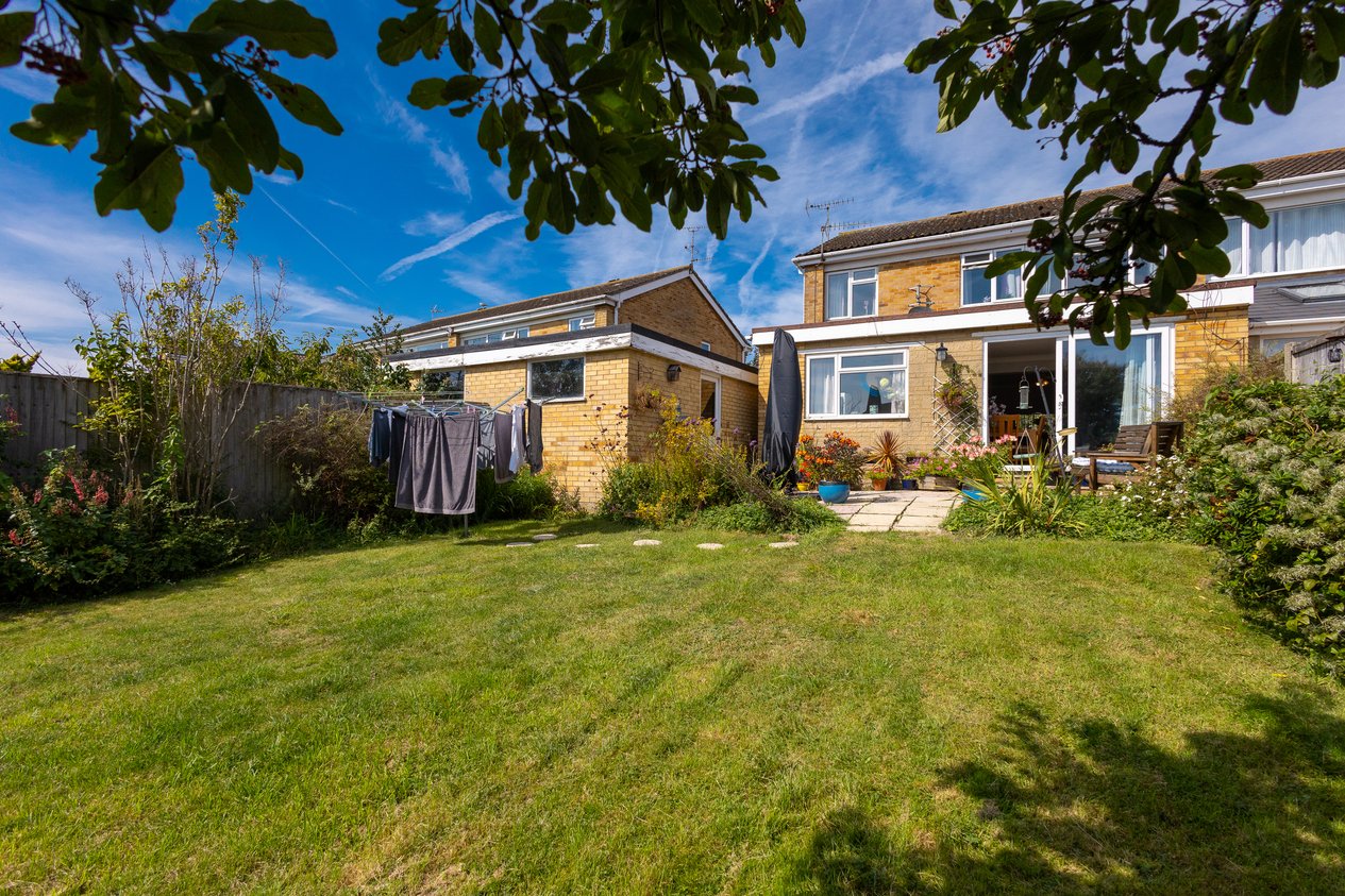 Properties Under Offer in Linksway Folkestone