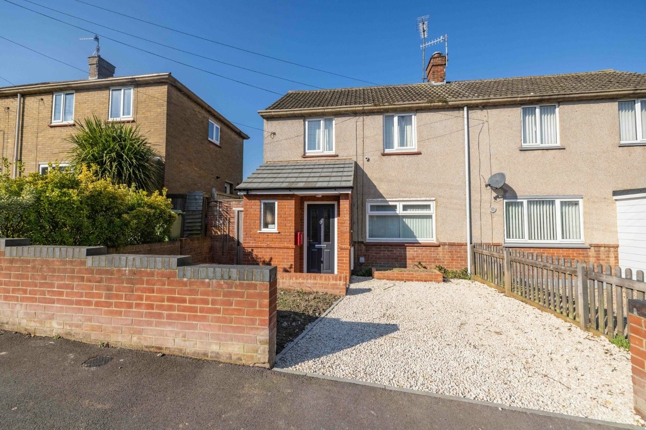 Properties Under Offer in Lion Field Faversham