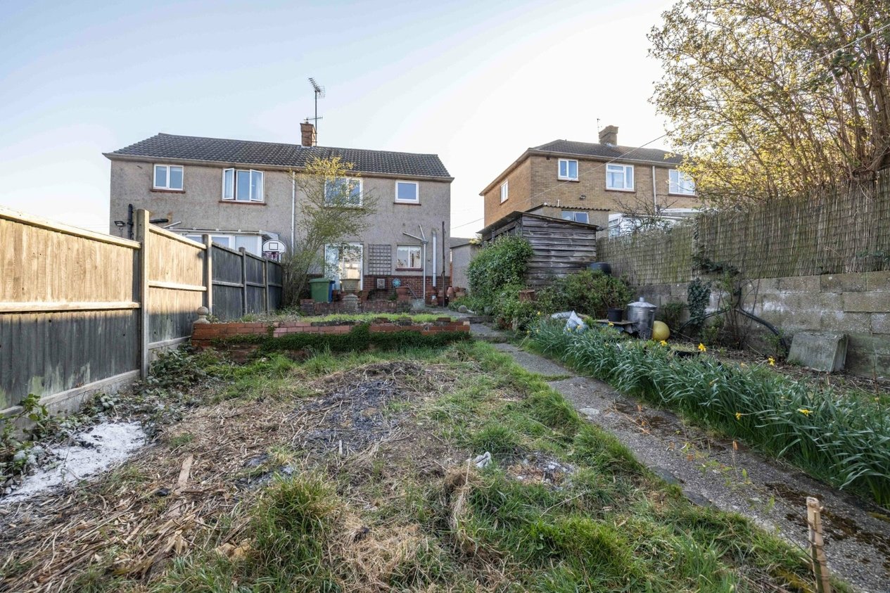Properties Under Offer in Lion Field Faversham