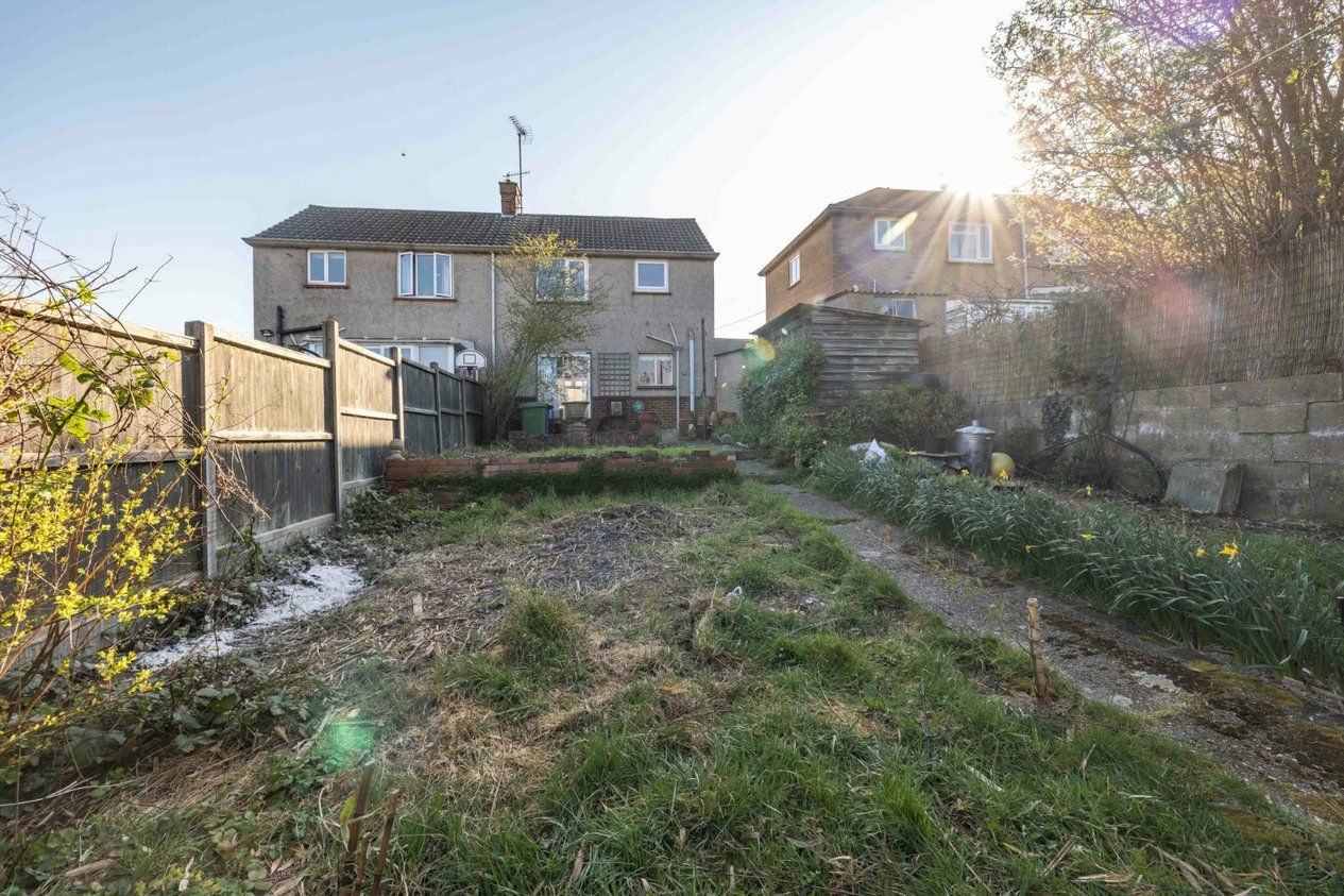 Properties Under Offer in Lion Field Faversham