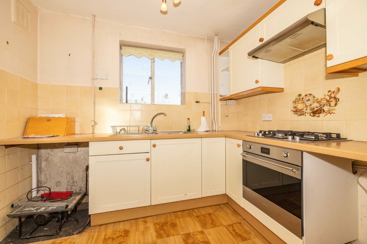 Properties Under Offer in Lion Field Faversham