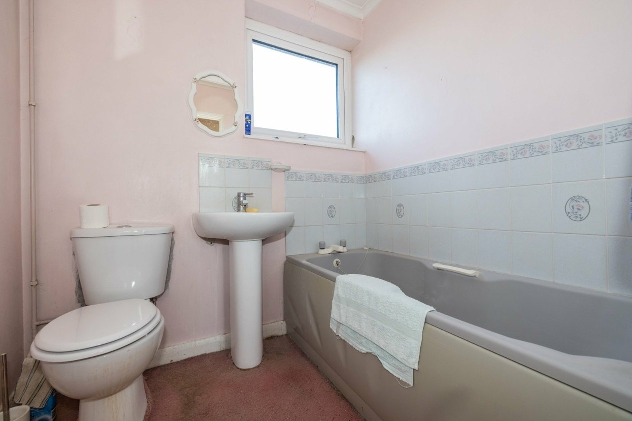Properties Under Offer in Lion Field Faversham