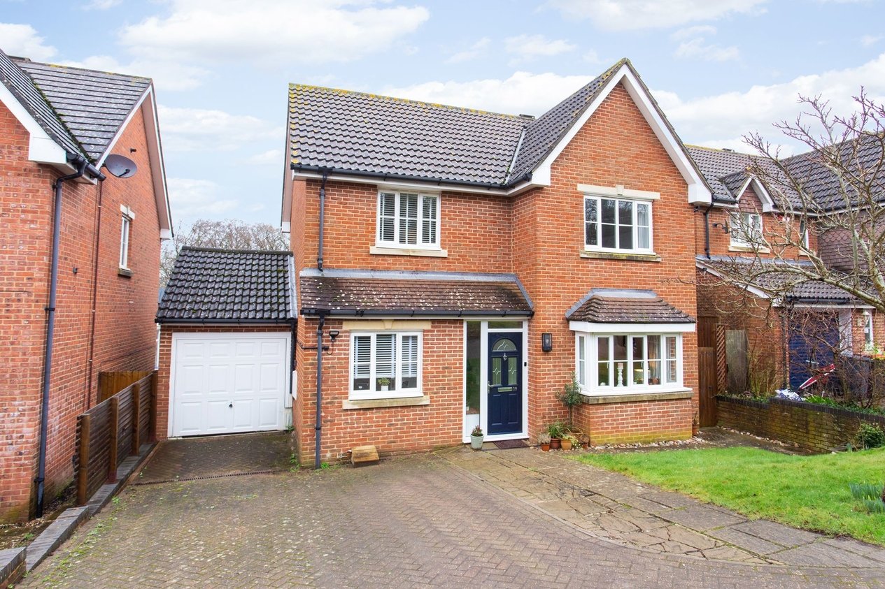 Properties For Sale in Little Copse Close  Chartham