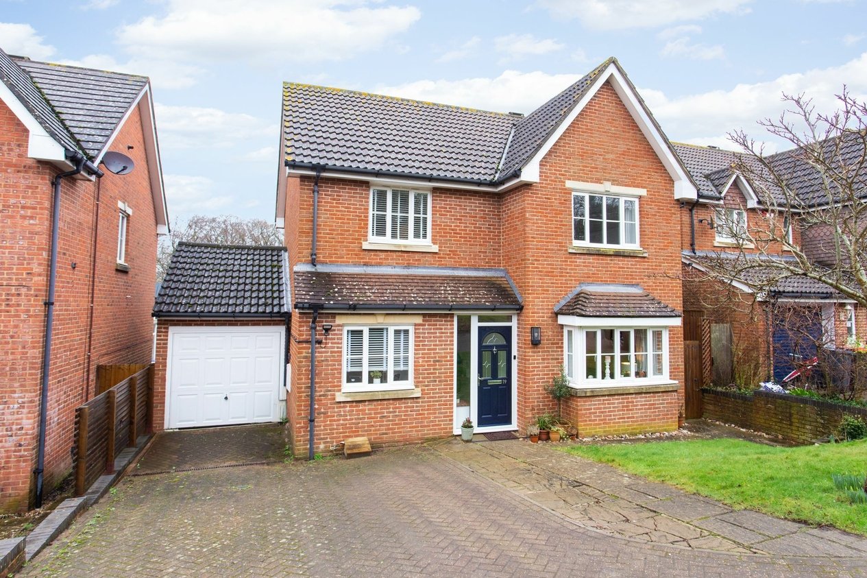 Properties For Sale in Little Copse Close  Chartham