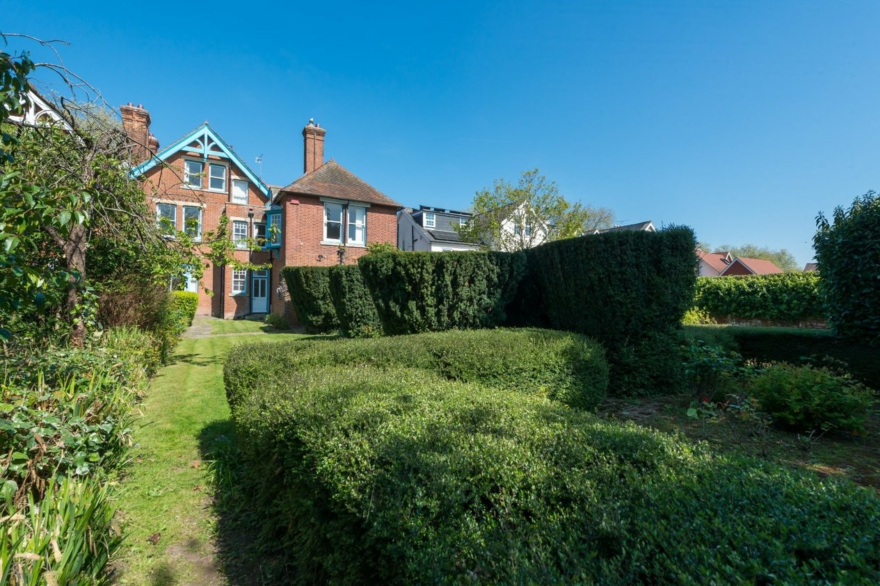 Properties For Sale in London Road Canterbury