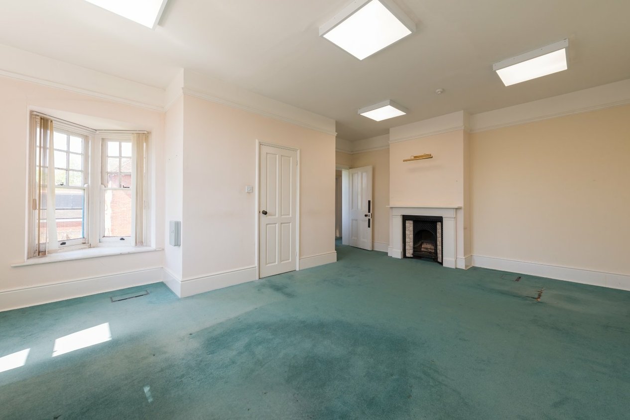 Properties For Sale in London Road Canterbury
