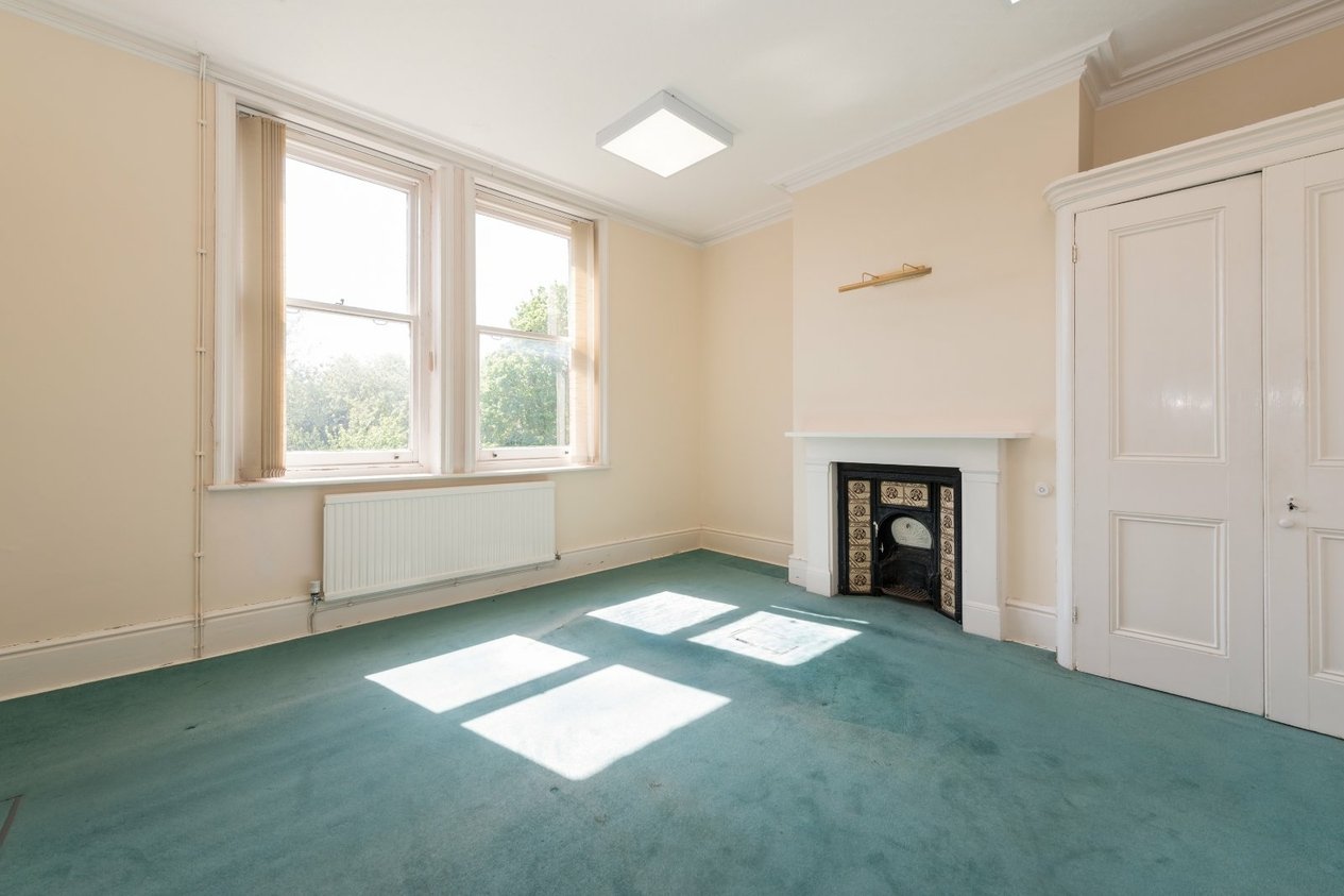 Properties For Sale in London Road Canterbury