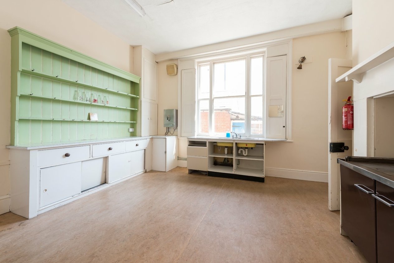 Properties For Sale in London Road Canterbury