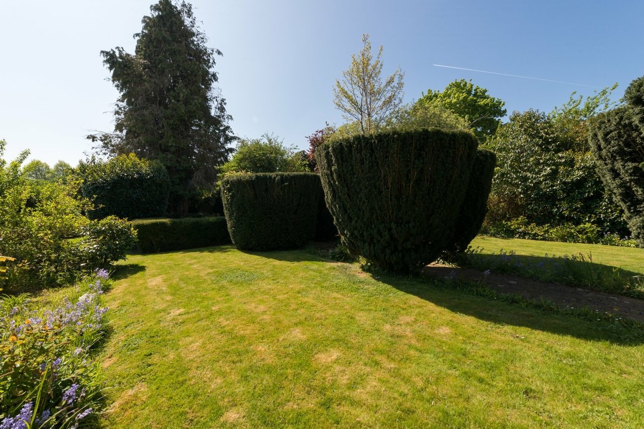 Properties For Sale in London Road Canterbury