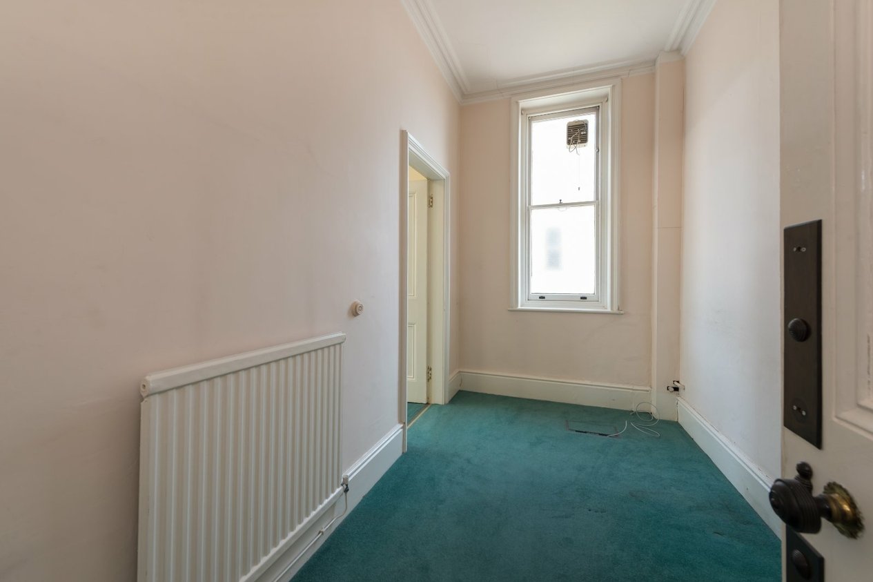 Properties For Sale in London Road Canterbury