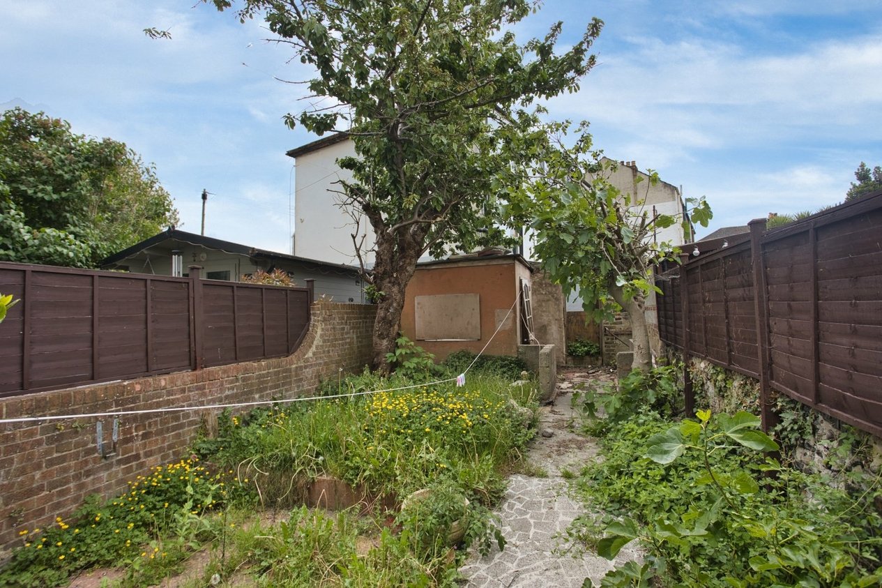 Properties For Sale in London Road Dover