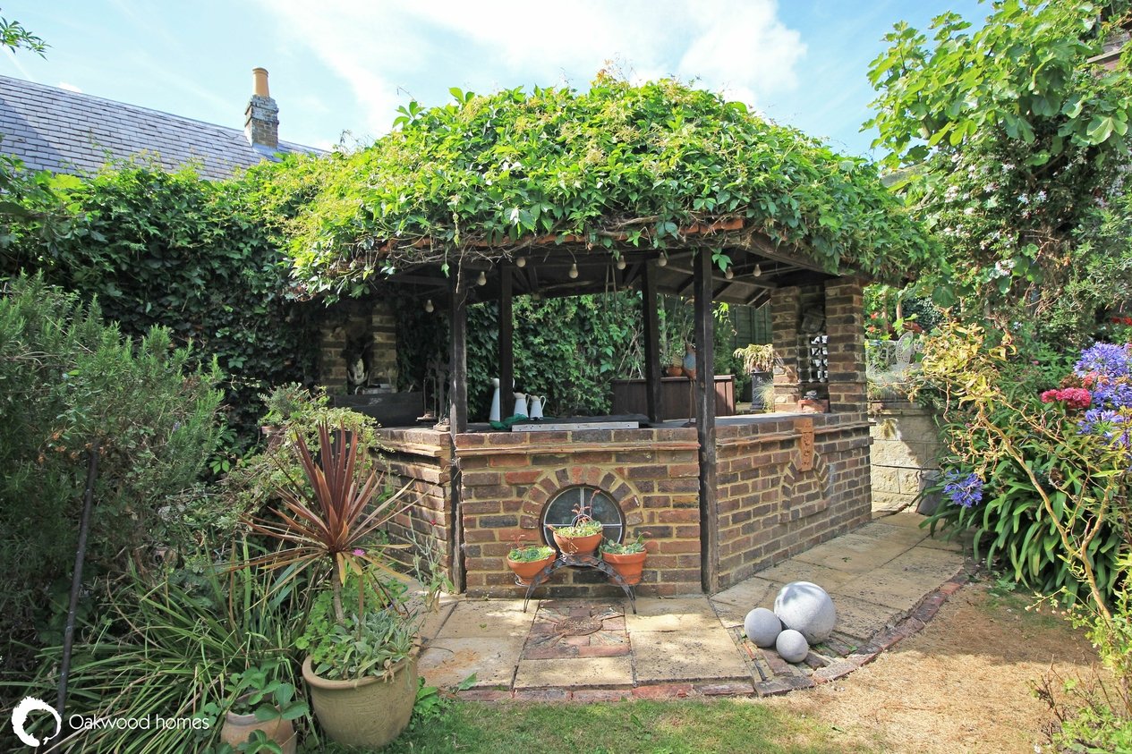 Properties For Sale in London Road 