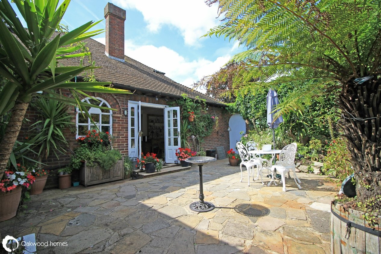 Properties For Sale in London Road 