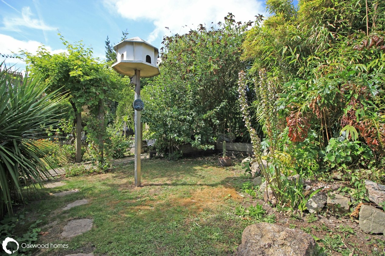 Properties For Sale in London Road 