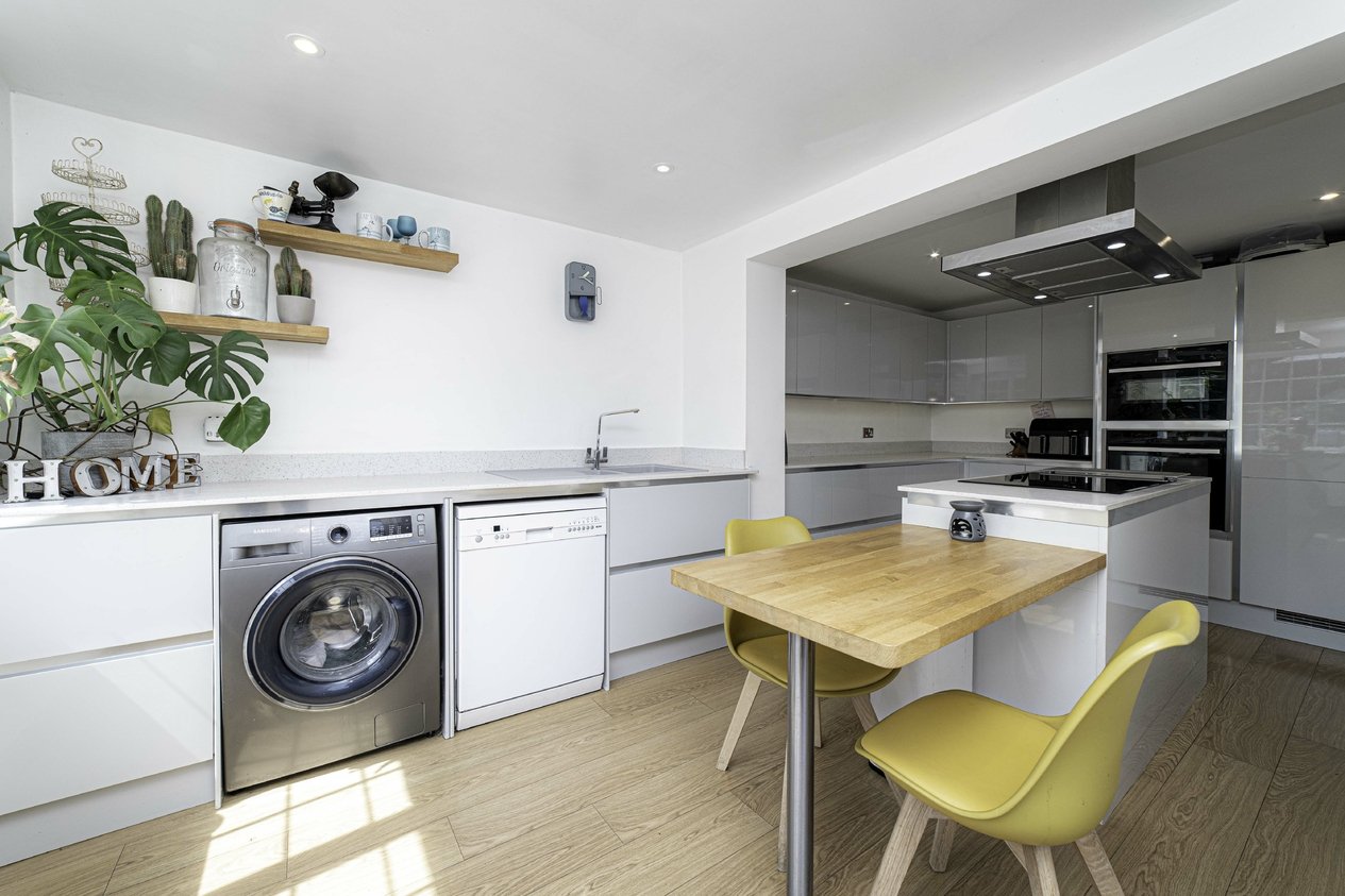 Properties Under Offer in London Road Sittingbourne