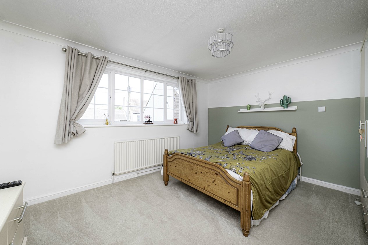 Properties Under Offer in London Road Sittingbourne