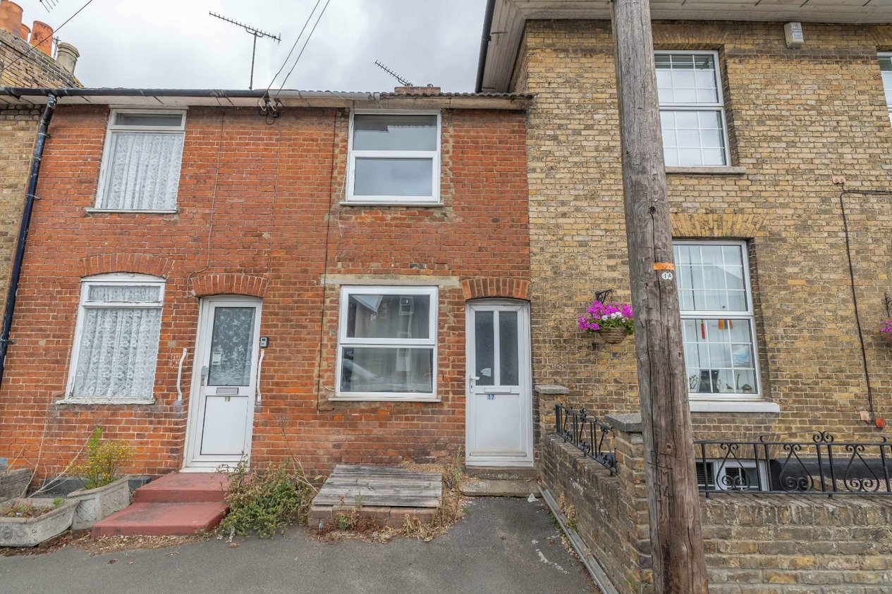 Properties Under Offer in London Road Sittingbourne