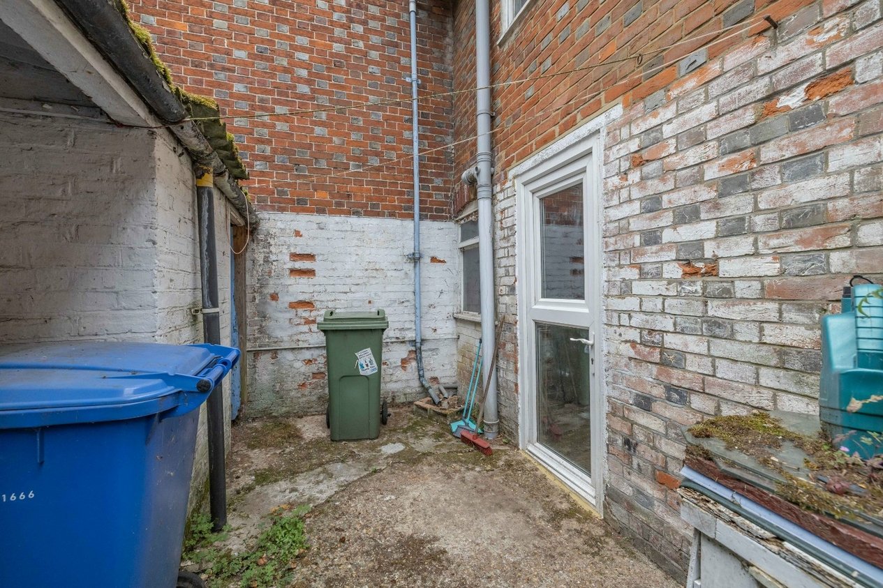 Properties Under Offer in London Road Sittingbourne