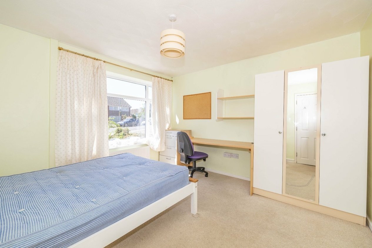 Properties Under Offer in Long Meadow Way Canterbury