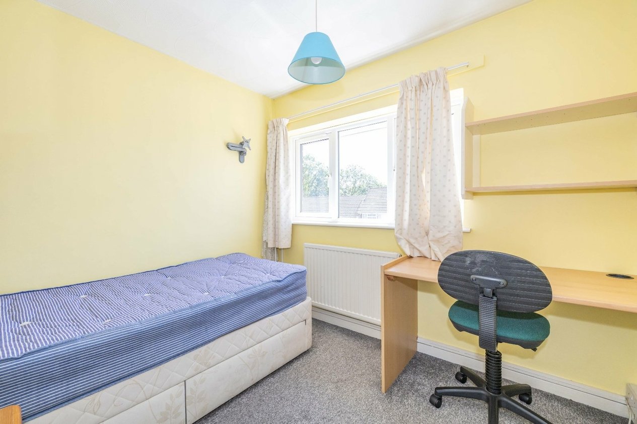 Properties Under Offer in Long Meadow Way Canterbury