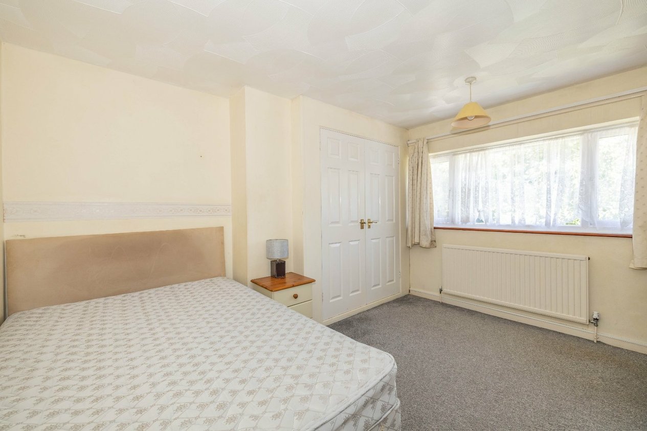 Properties Under Offer in Long Meadow Way Canterbury