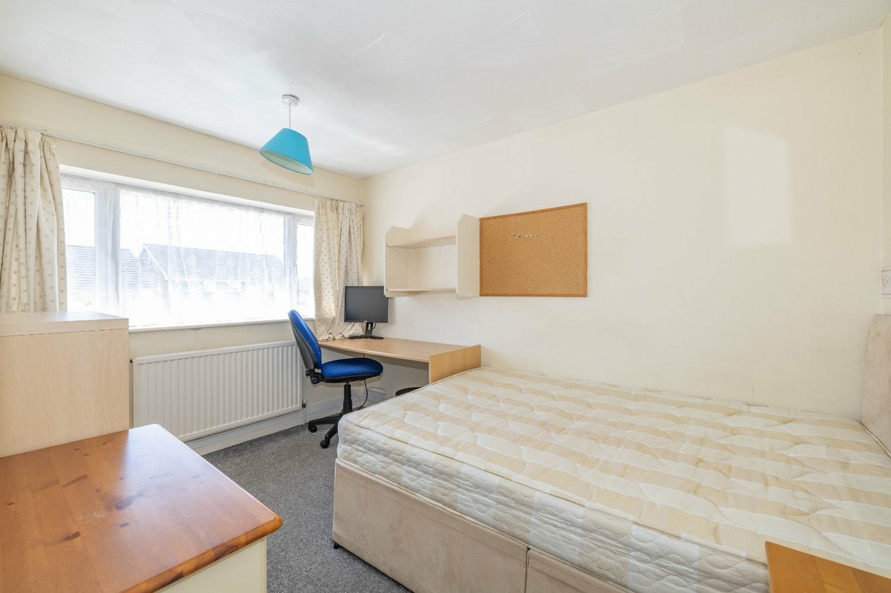 Properties Under Offer in Long Meadow Way Canterbury