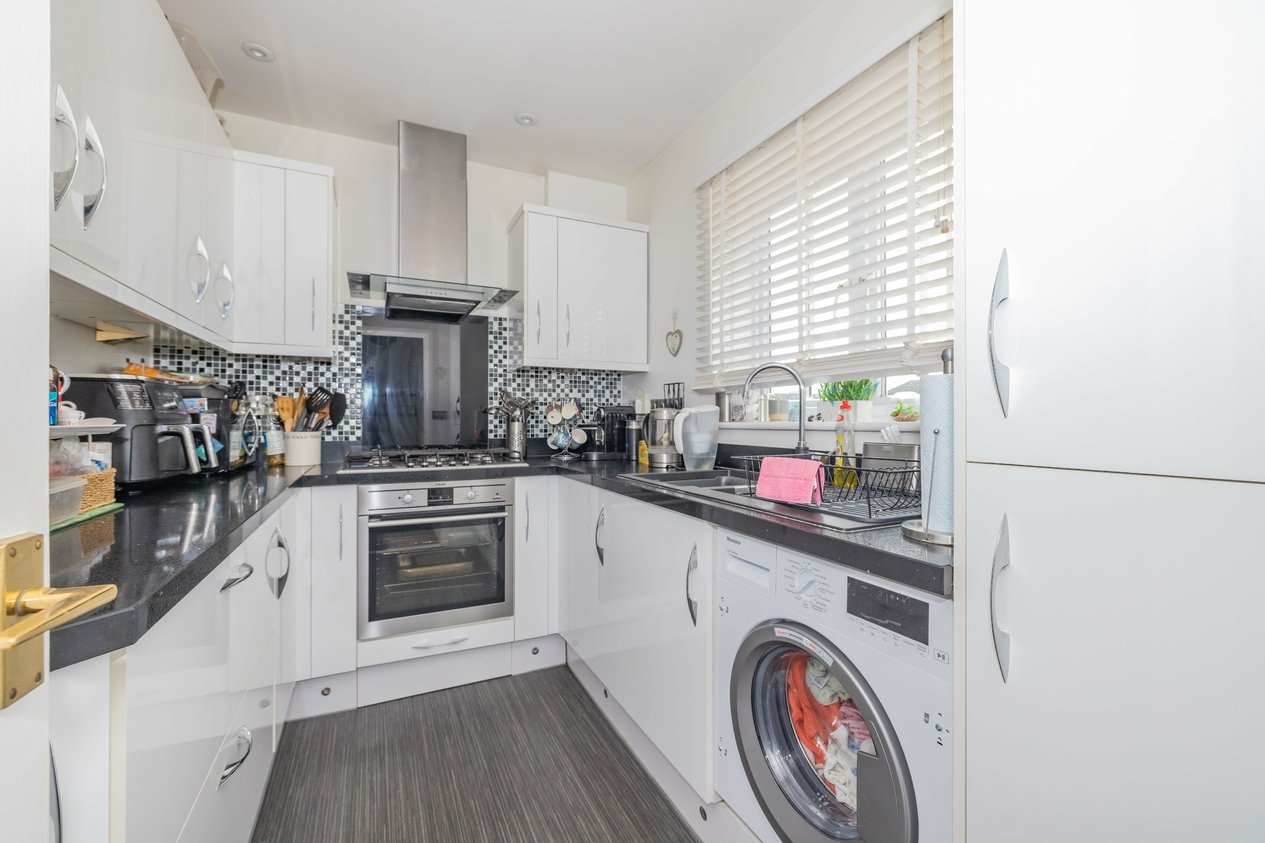 Properties Under Offer in Lower Road Faversham