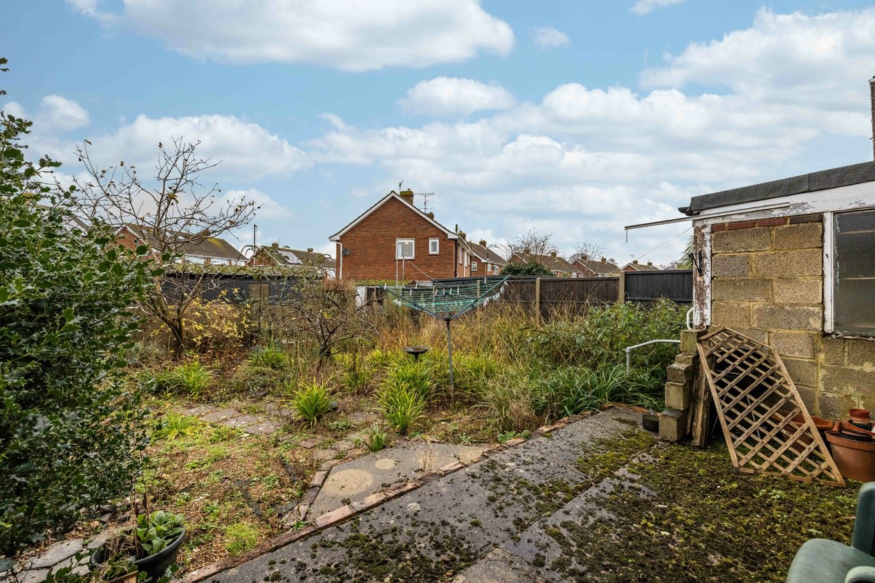 Properties Under Offer in Lower Road Faversham