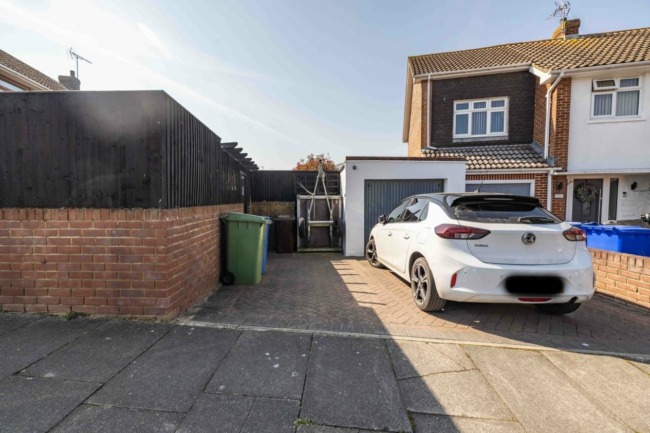Properties Under Offer in Lower Road Faversham