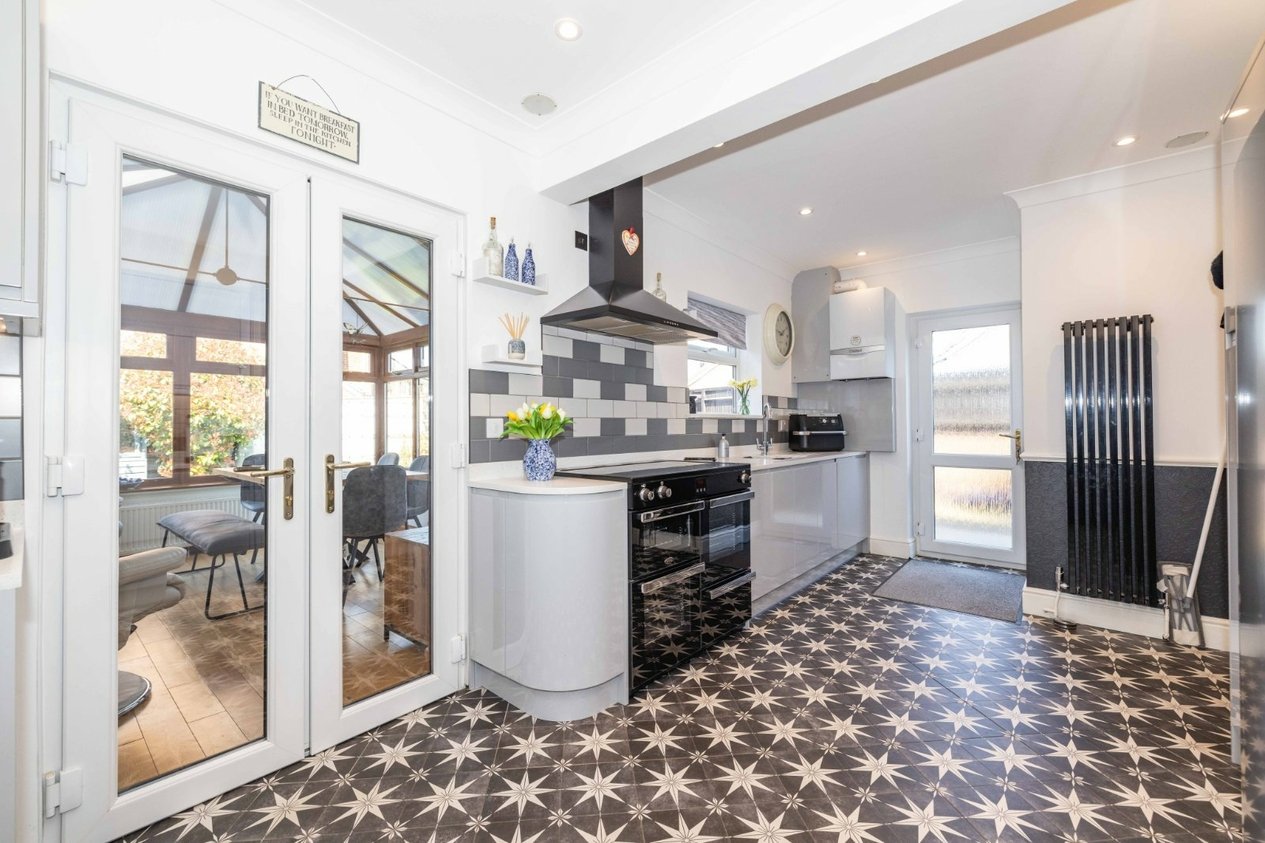 Properties Under Offer in Lower Road Faversham