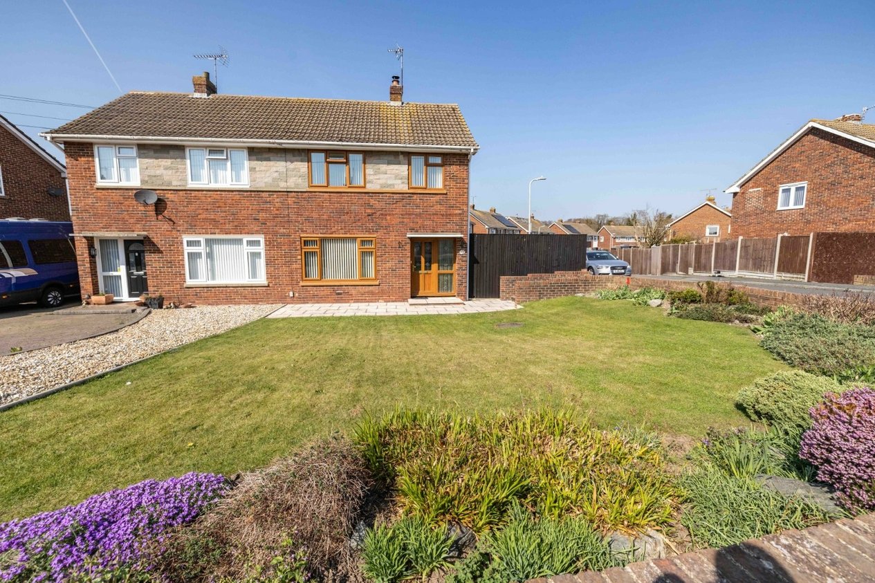 Properties Under Offer in Lower Road Faversham