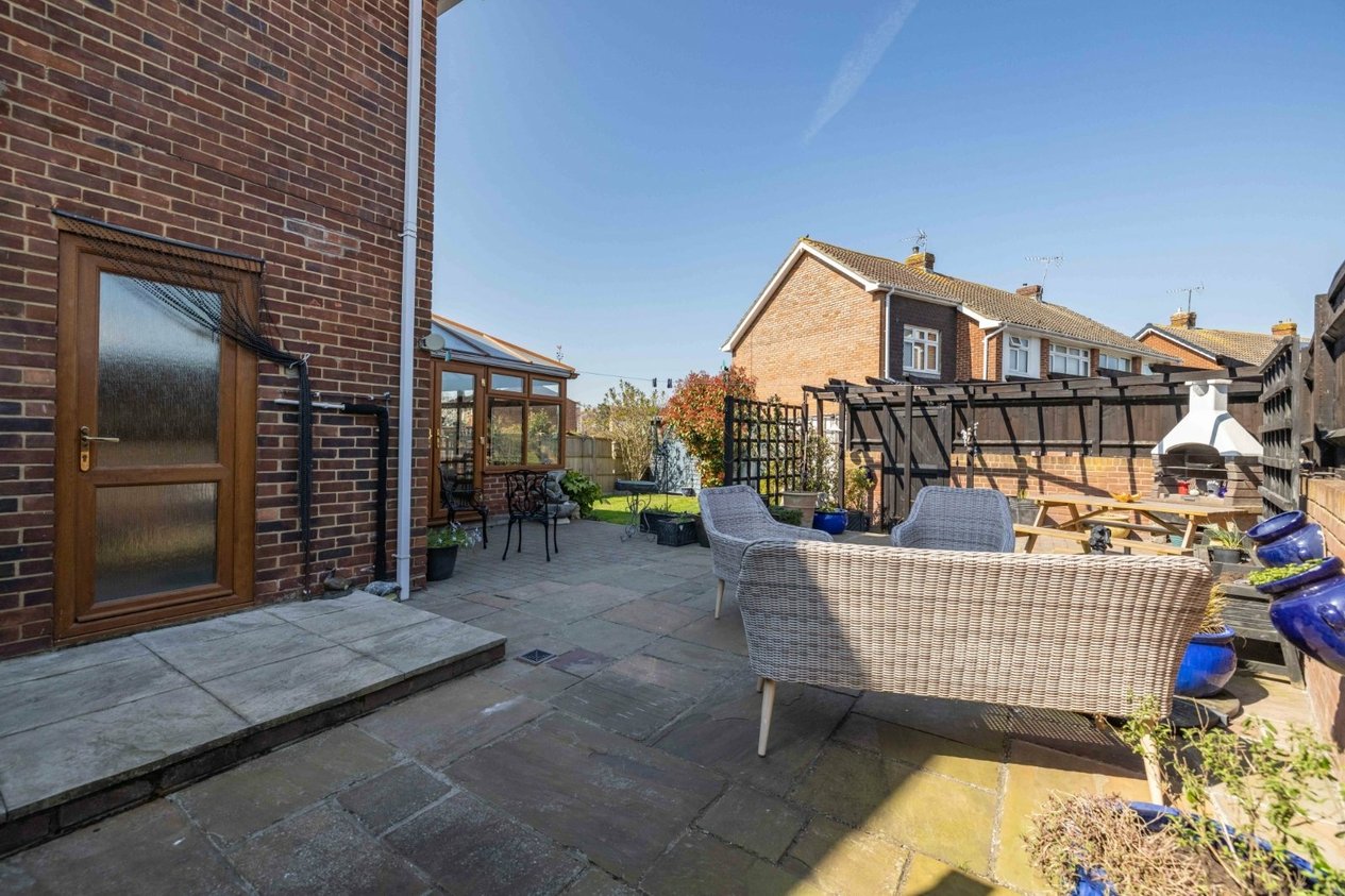Properties Under Offer in Lower Road Faversham