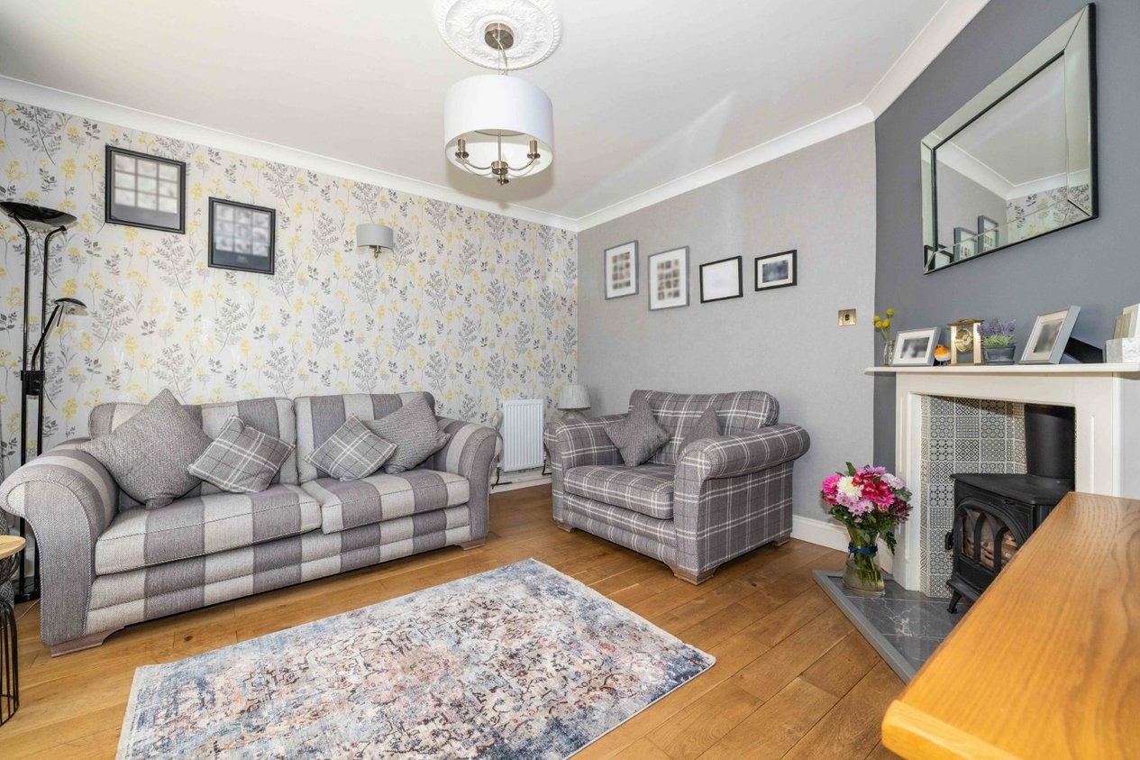 Properties Under Offer in Lower Road Faversham