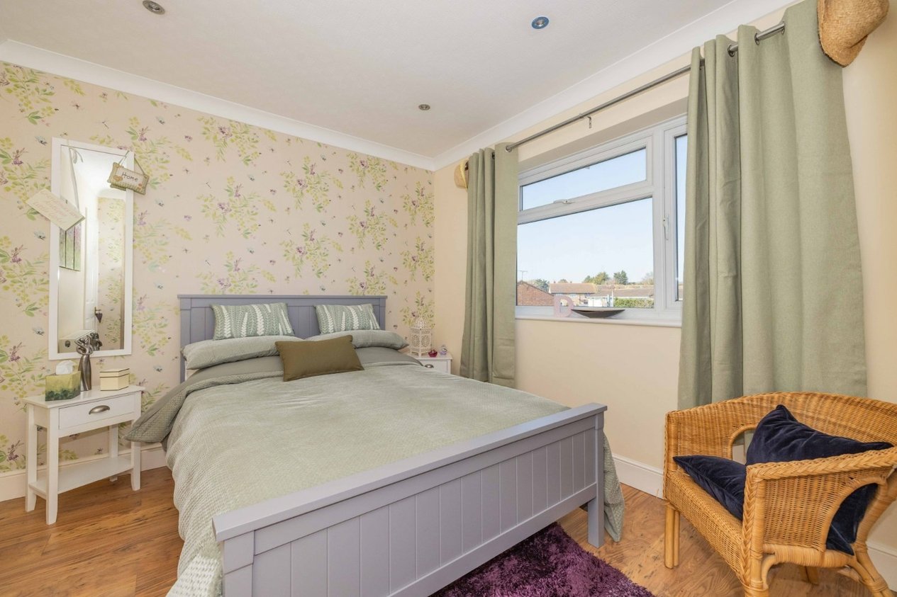 Properties Under Offer in Lower Road Faversham