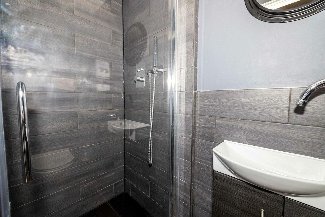 Properties For Sale in Lucilla Avenue Ashford