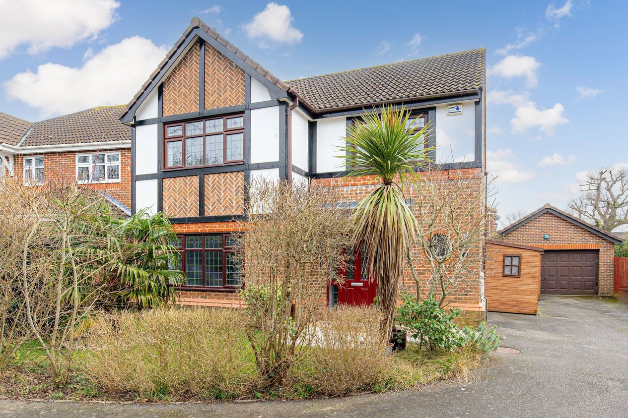 Properties Sold Subject To Contract in Lucilla Avenue  Ashford