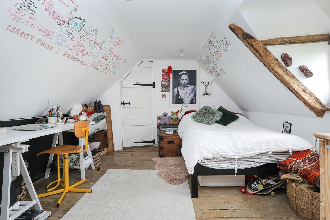 House Detached for sale in Luddenham,Faversham Miles & Barr