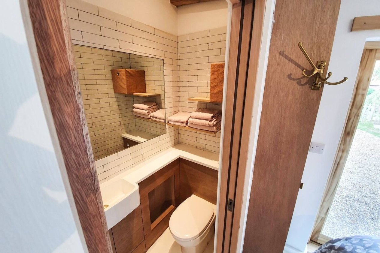 House Detached for sale in Luddenham,Faversham Miles & Barr