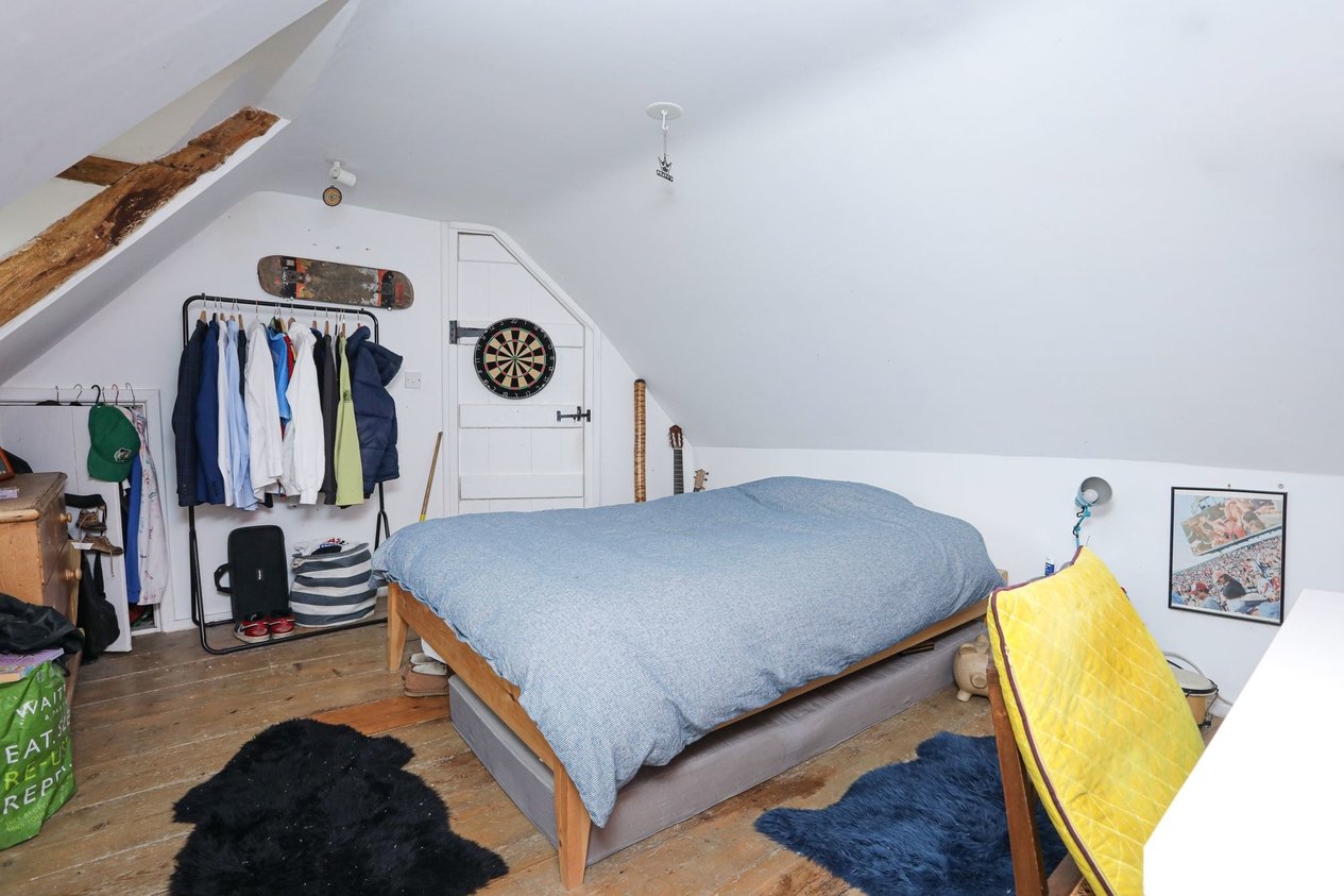 House Detached for sale in Luddenham,Faversham Miles & Barr