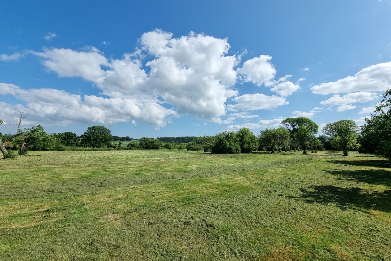House Detached for sale in Luddenham,Faversham Miles & Barr
