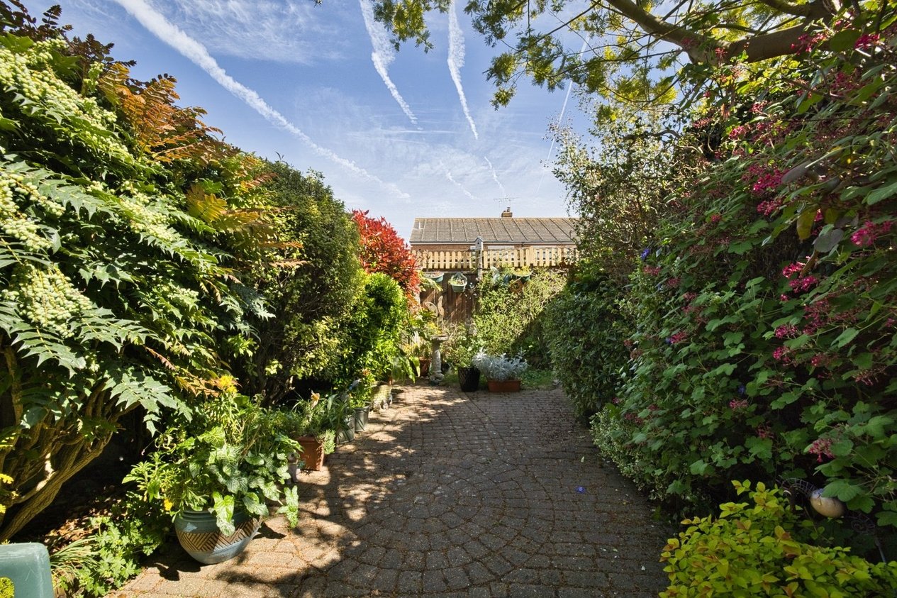 Properties Under Offer in Luton Court Broadstairs