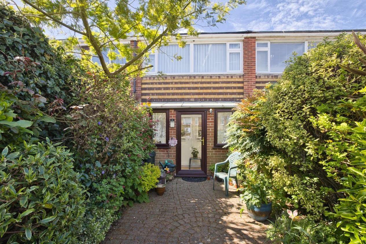 Properties Under Offer in Luton Court Broadstairs