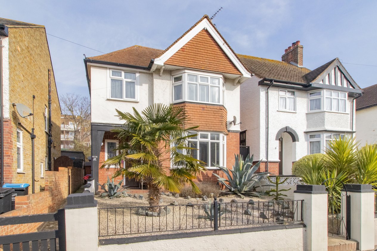 Properties For Sale in Madeira Road Margate