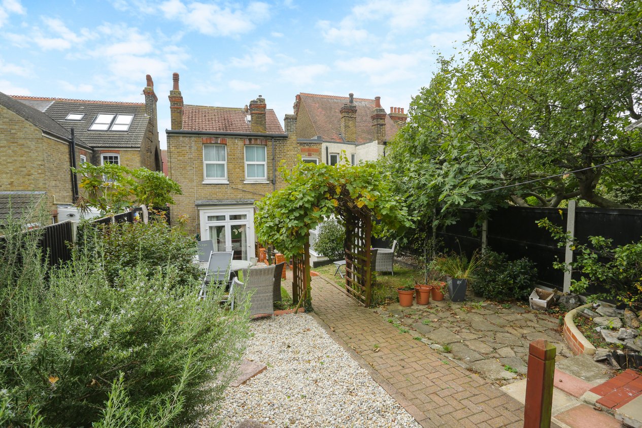 Properties Sold Subject to Contract in Madeira Road Margate