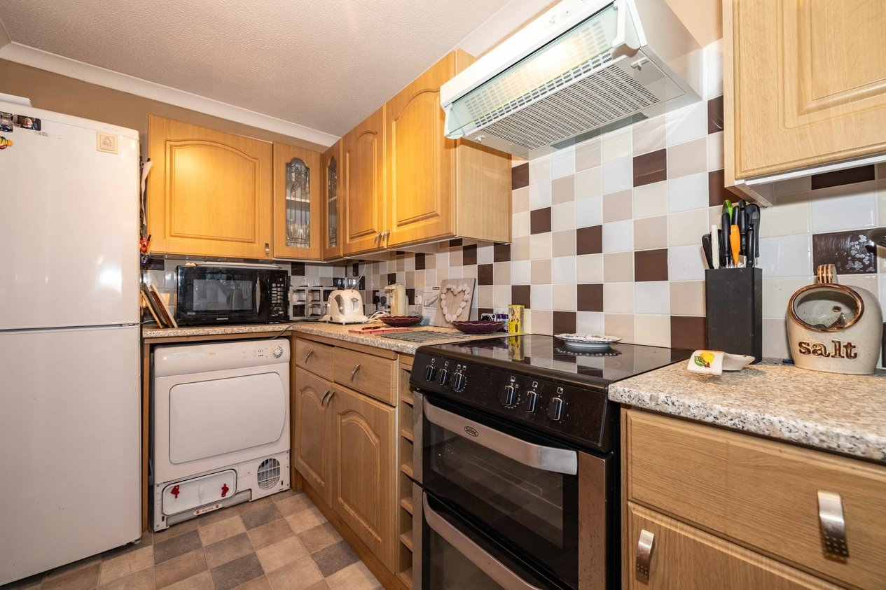 Properties Sold Subject To Contract in Magdalen Court  Ersham Road