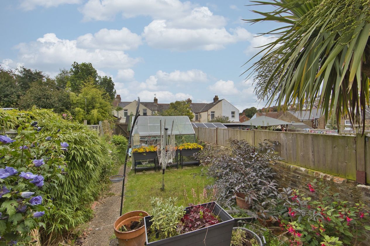 Properties Sold Subject To Contract in Malmains Road  Dover
