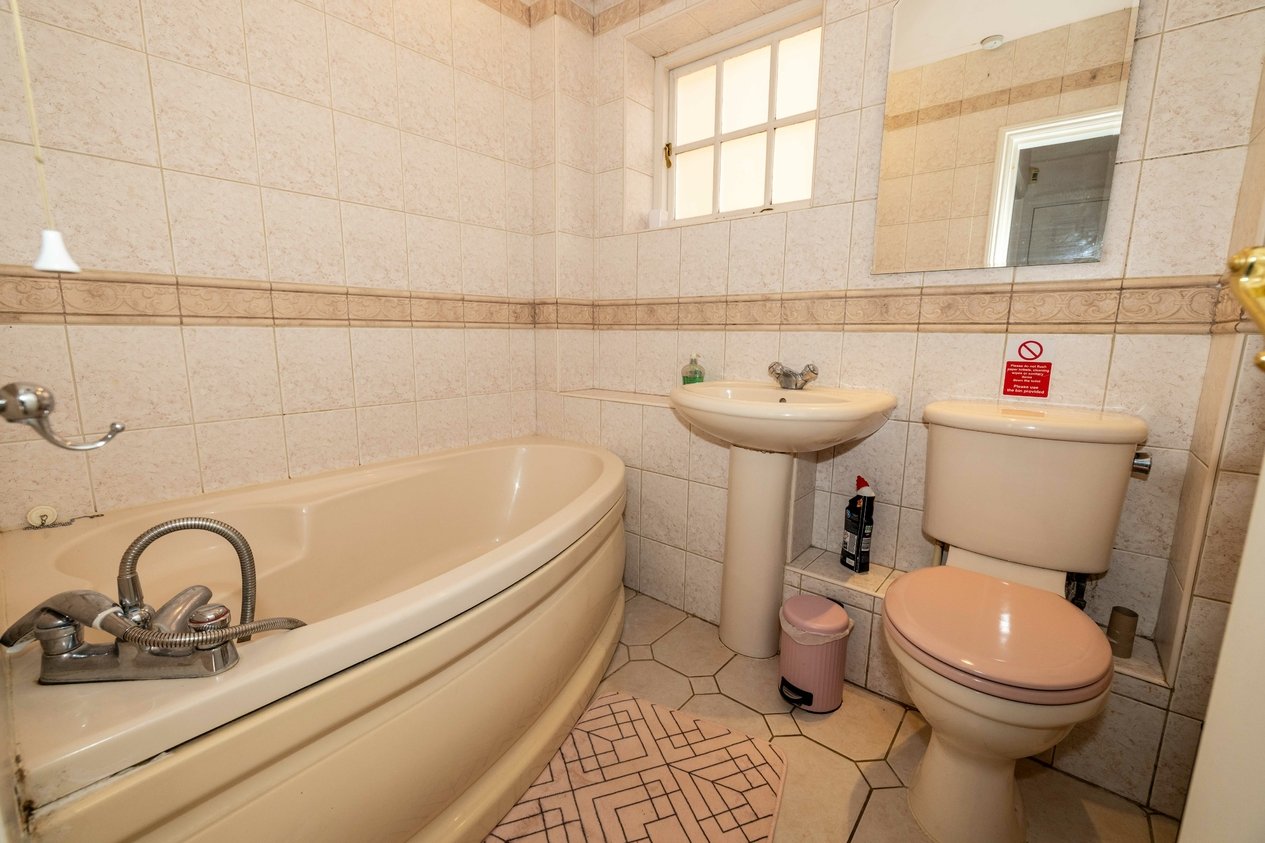 Properties For Sale in Mandeville Road Canterbury