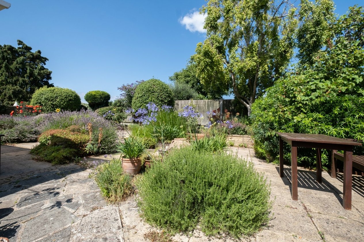 Properties For Sale in Manor Drive Birchington
