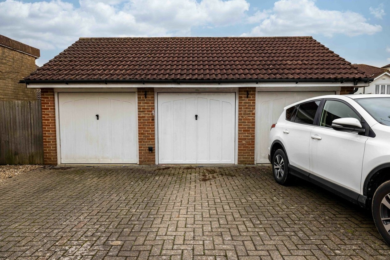 Properties Sold Subject To Contract in Manor House Drive  Kingsnorth