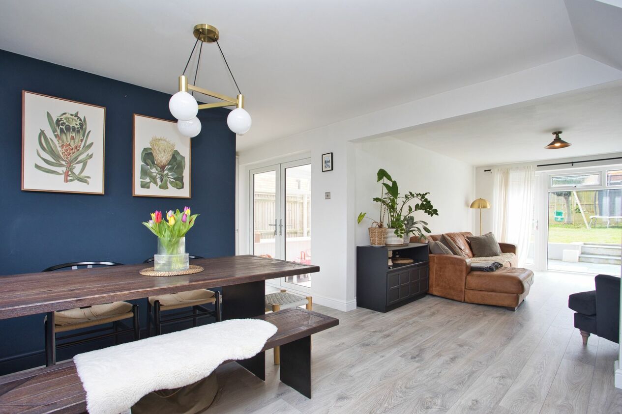Properties For Sale in Manor Road  Deal